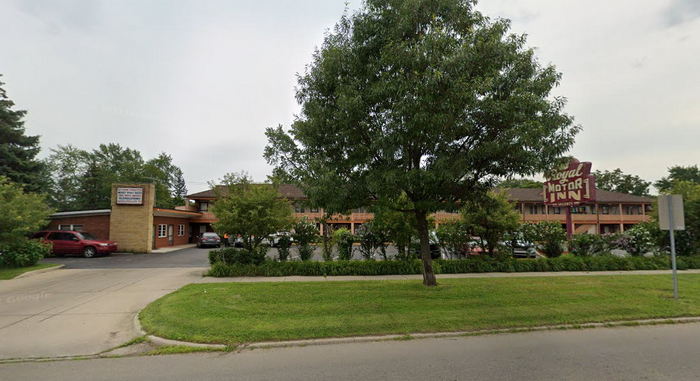 Royal Motor Inn - Street View (newer photo)